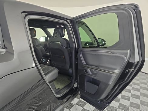 Used 2022 Rivian R1T Adventure image 19