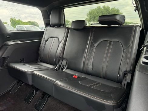 Used 2023 Ford Expedition Platinum image 30