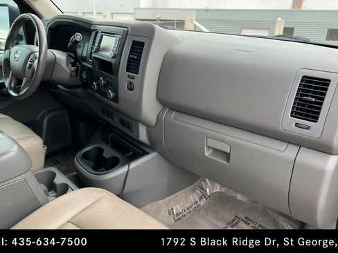 Used 2018 Nissan NV 3500 SL image 22