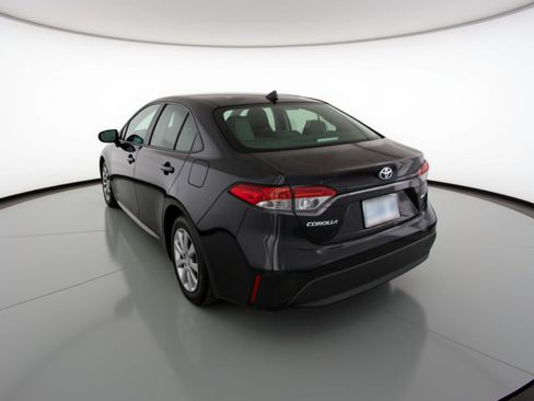 Used 2025 Toyota Corolla LE image 6