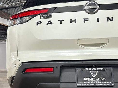 Used 2022 Nissan Pathfinder SV w/ SV Black Package FWD image 16