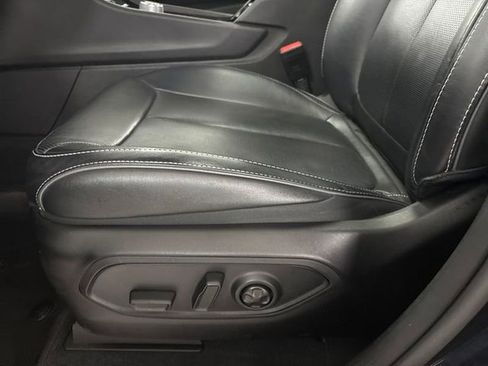 Used 2023 Jeep Grand Cherokee Overland w/ MOPAR Finishing Package image 11