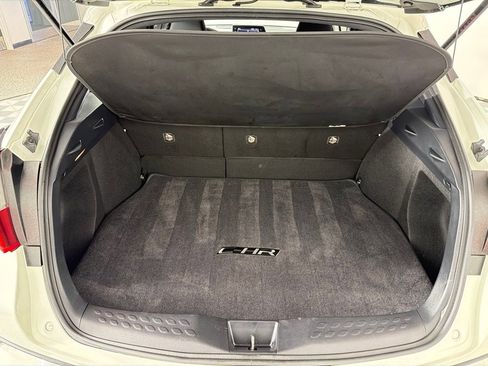 Used 2020 Toyota C-HR XLE image 23