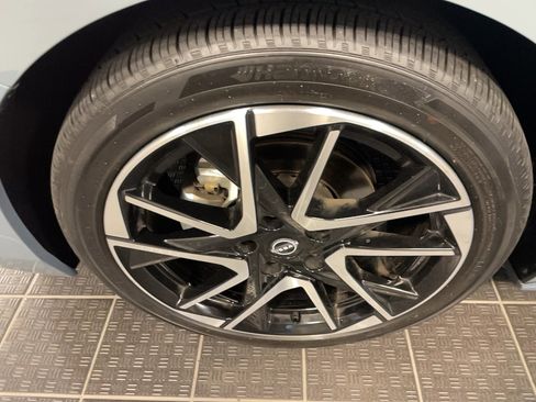 Used 2024 Nissan Sentra SR w/ SR Premium Package image 5