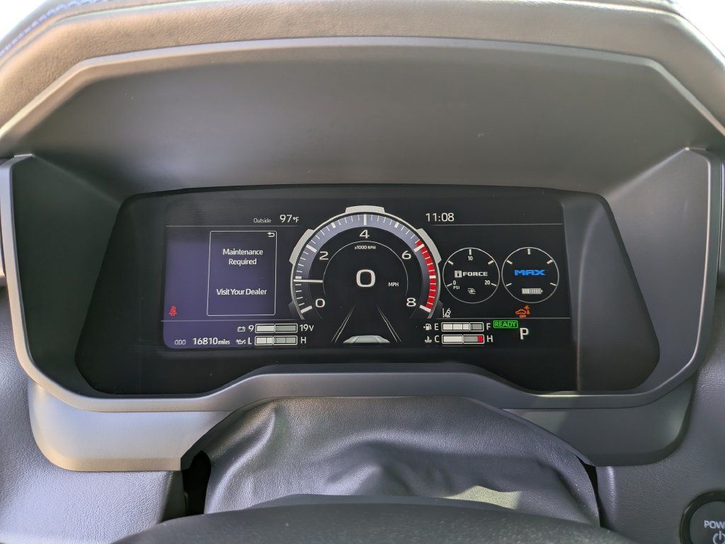 Used 2025 Toyota Sequoia Platinum AWD/4WD image 41