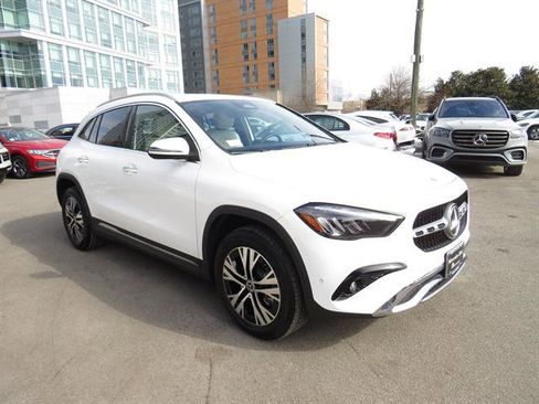 Used 2025 Mercedes-Benz GLA 250 4MATIC image 5