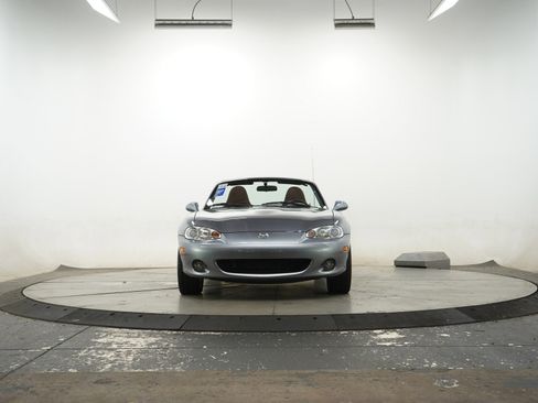 Used 2002 MAZDA MX-5 Miata SE RWD image 9