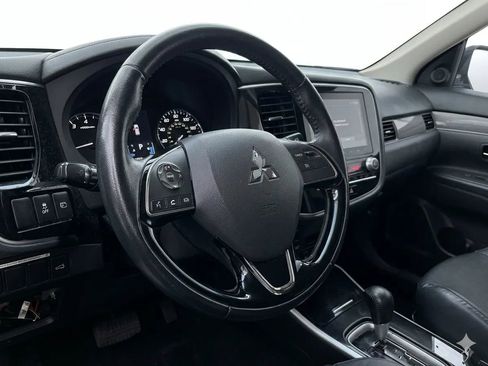 Used 2020 Mitsubishi Outlander SEL image 3