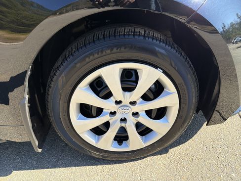 Used 2025 Toyota Corolla LE image 12