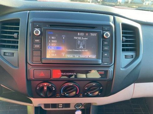 Used 2015 Toyota Tacoma 2WD Access Cab image 16