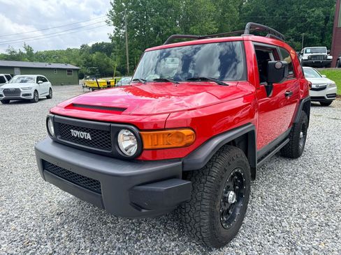 Used 2012 Toyota FJ Cruiser 4WD w/ Upgrade Pkg II image 4