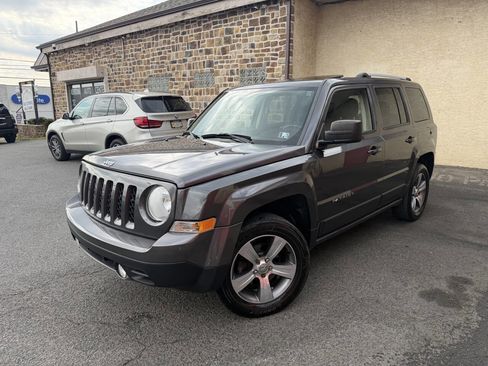 Used 2017 Jeep Patriot High Altitude AWD/4WD image 2
