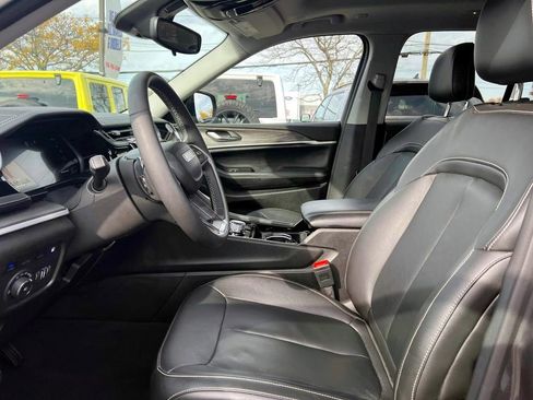 Used 2022 Jeep Grand Cherokee Limited 4xe image 11