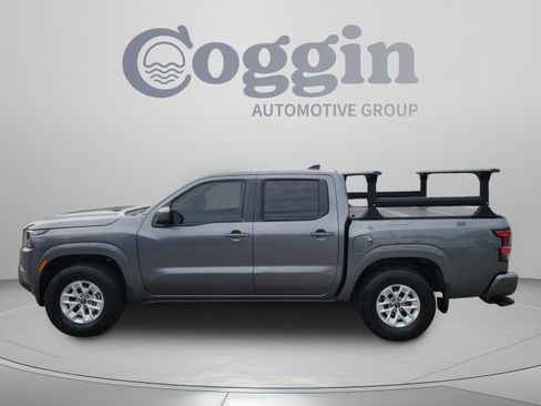 Certified 2024 Nissan Frontier SV RWD image 2