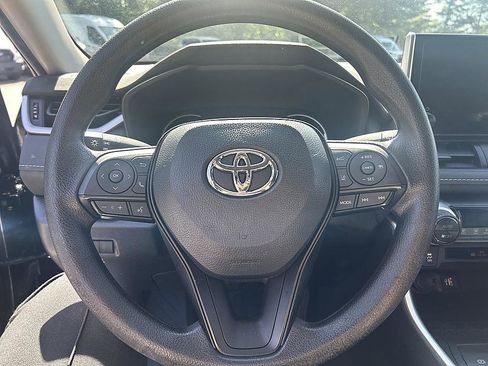 Used 2023 Toyota RAV4 LE AWD/4WD image 14