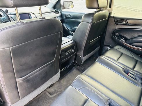 Used 2016 Chevrolet Suburban LT image 25