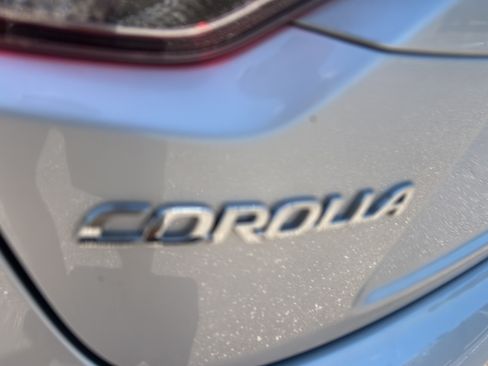 Used 2025 Toyota Corolla LE FWD image 28