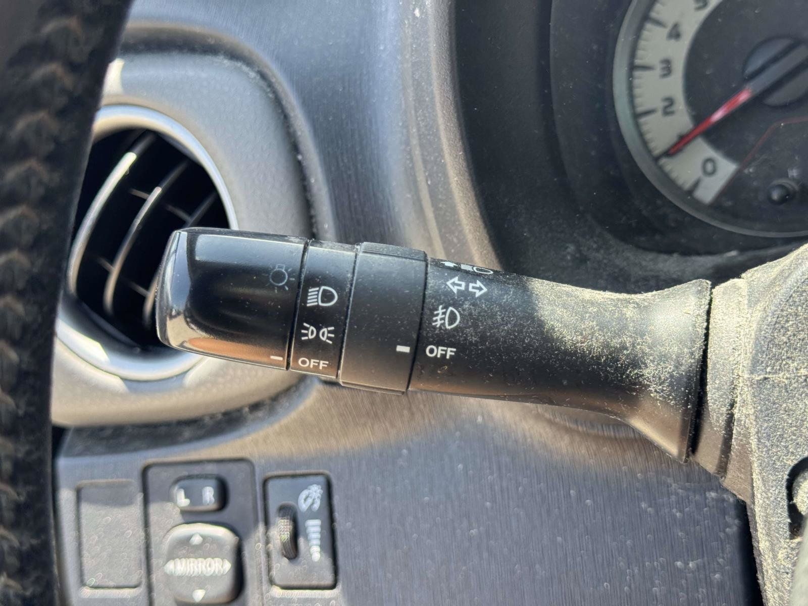 Used 2012 Toyota Yaris SE FWD image 18
