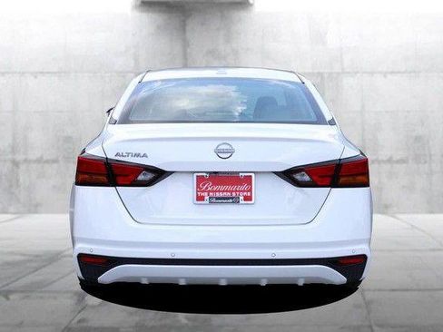 Used 2025 Nissan Altima 2.5 SV FWD image 6