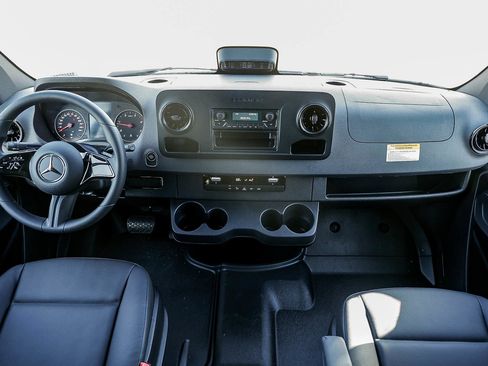 New 2025 Mercedes-Benz Sprinter 2500 image 10