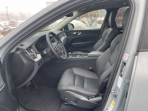 Certified 2025 Volvo XC60 B5 Plus image 7