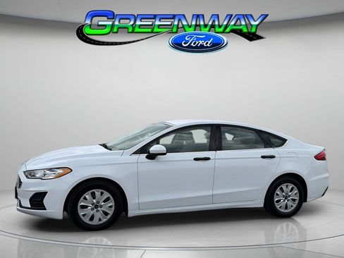 Used 2019 Ford Fusion S FWD image 1