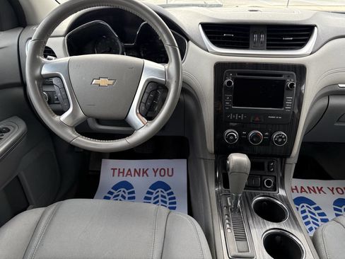 Used 2017 Chevrolet Traverse LT w/ Style and Technology Package image 19