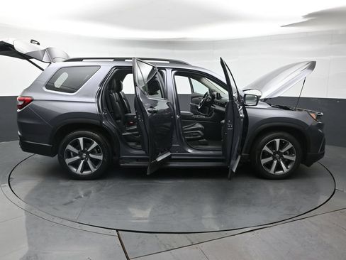 Used 2023 Honda Pilot Touring image 49