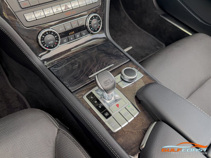Used 2019 Mercedes-Benz SL 550 w/ Driver Assistance Package image 18