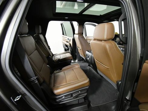 Used 2021 Chevrolet Tahoe High Country w/ Premium Package image 25