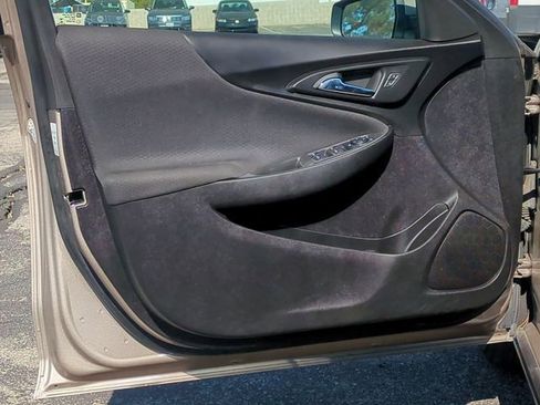 Used 2025 Chevrolet Malibu LT FWD image 24