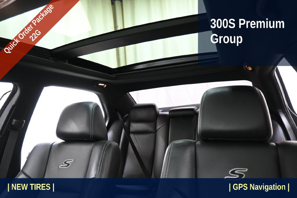 Used 2017 Chrysler 300 S w/ 300S Premium Group AWD/4WD image 4