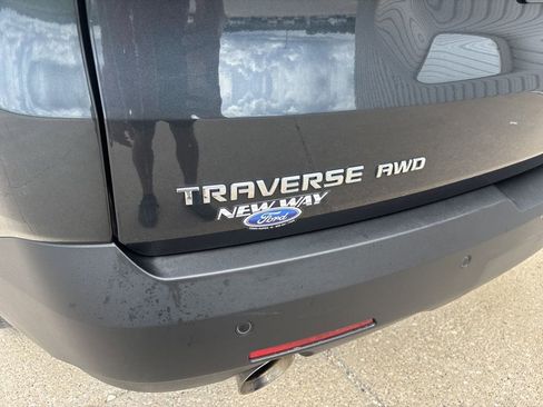 Used 2021 Chevrolet Traverse LT w/ LPO, Cargo Package image 10