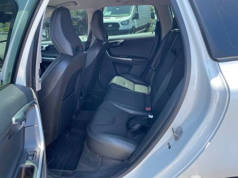 Used 2017 Volvo XC60 T5 w/ Tailgate Package FWD image 10