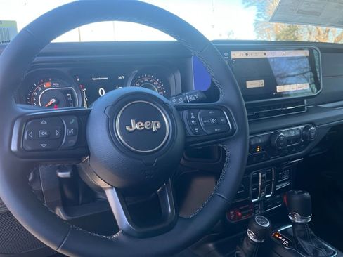 New 2026 Jeep Wrangler Unlimited Rubicon w/ Safety Group image 19