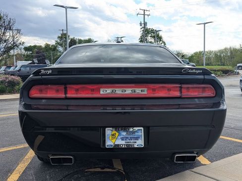 Used 2009 Dodge Challenger R/T RWD image 4