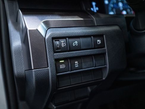 Certified 2025 Toyota 4Runner SR5 AWD/4WD image 21