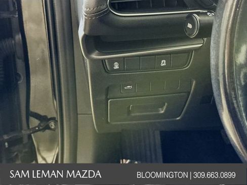 Used 2022 MAZDA MAZDA3 s FWD image 10