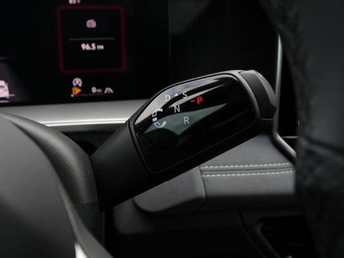 New 2025 Volkswagen Tiguan SE R-Line image 16