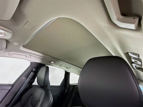 Certified 2023 Volvo XC60 T8 Core w/ Climate Package image 22