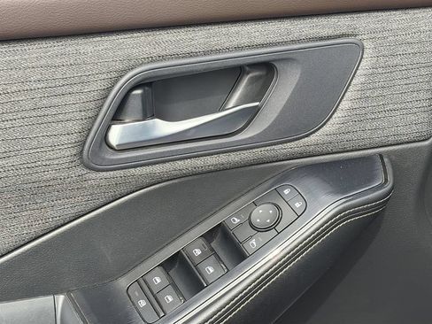 Used 2023 Nissan Rogue SV FWD image 20
