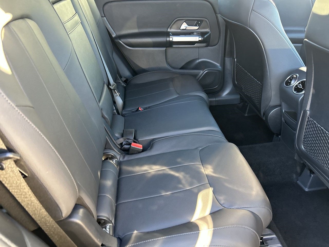 Used 2025 Mercedes-Benz GLB 250 image 9