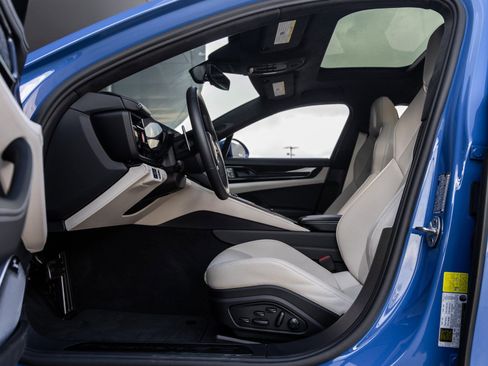 Used 2025 Porsche Panamera GTS image 27