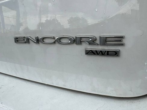Used 2021 Buick Encore Preferred w/ Safety Package II AWD/4WD image 4