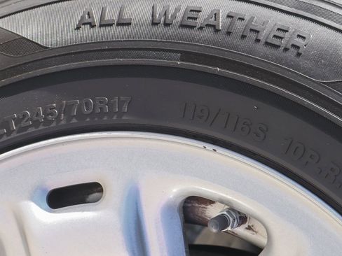 Used 2016 Nissan NV 1500 SV image 36