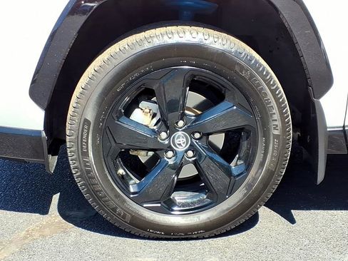 Used 2019 Toyota RAV4 XSE w/ XSE Weather Package AWD/4WD image 9
