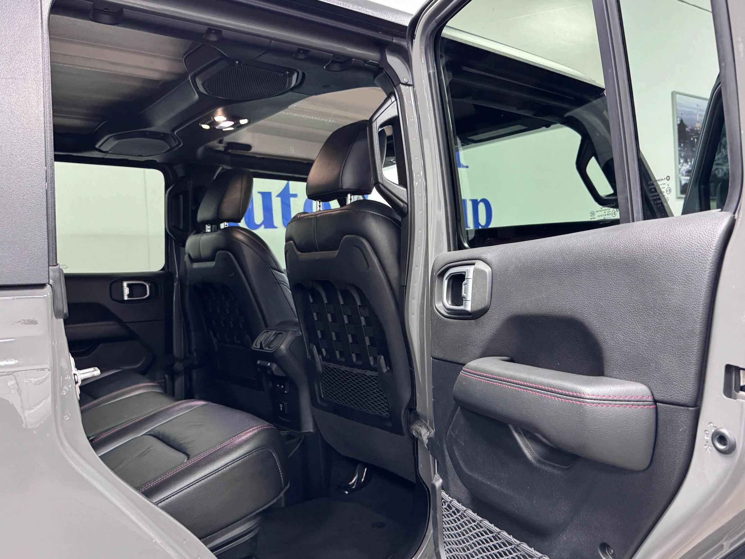 Used 2020 Jeep Gladiator Rubicon w/ Uconnect 4C Nav & Sound Group AWD/4WD image 19