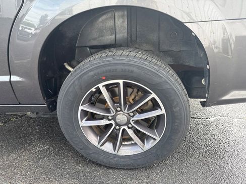 Used 2017 Dodge Grand Caravan SXT FWD image 6