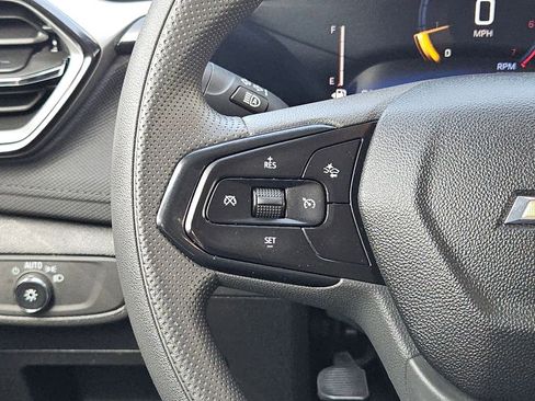 Used 2025 Chevrolet TrailBlazer LT AWD/4WD image 24