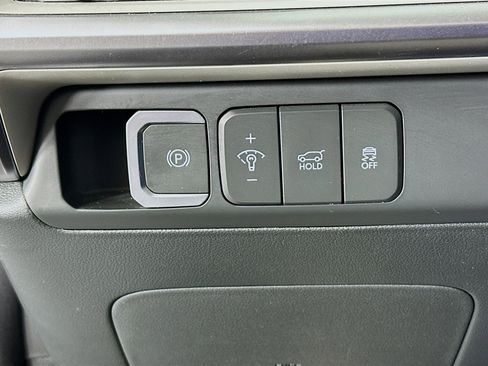 Used 2025 Hyundai Santa Fe SEL FWD image 17